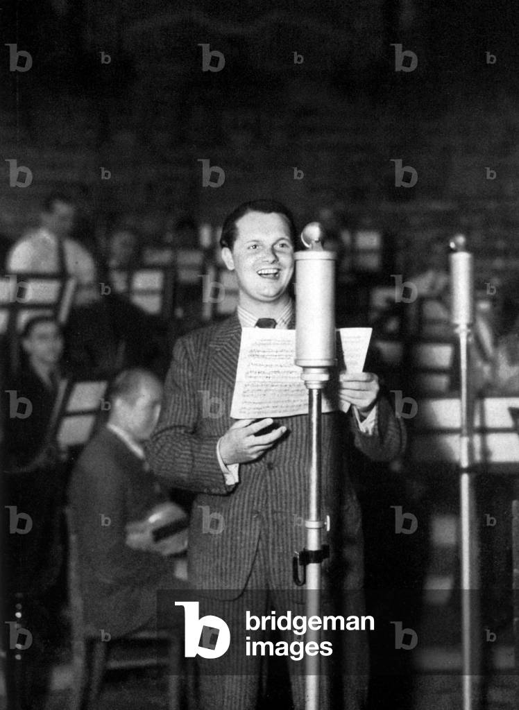 Peter Anders, German tenor, broadcasting, 1933