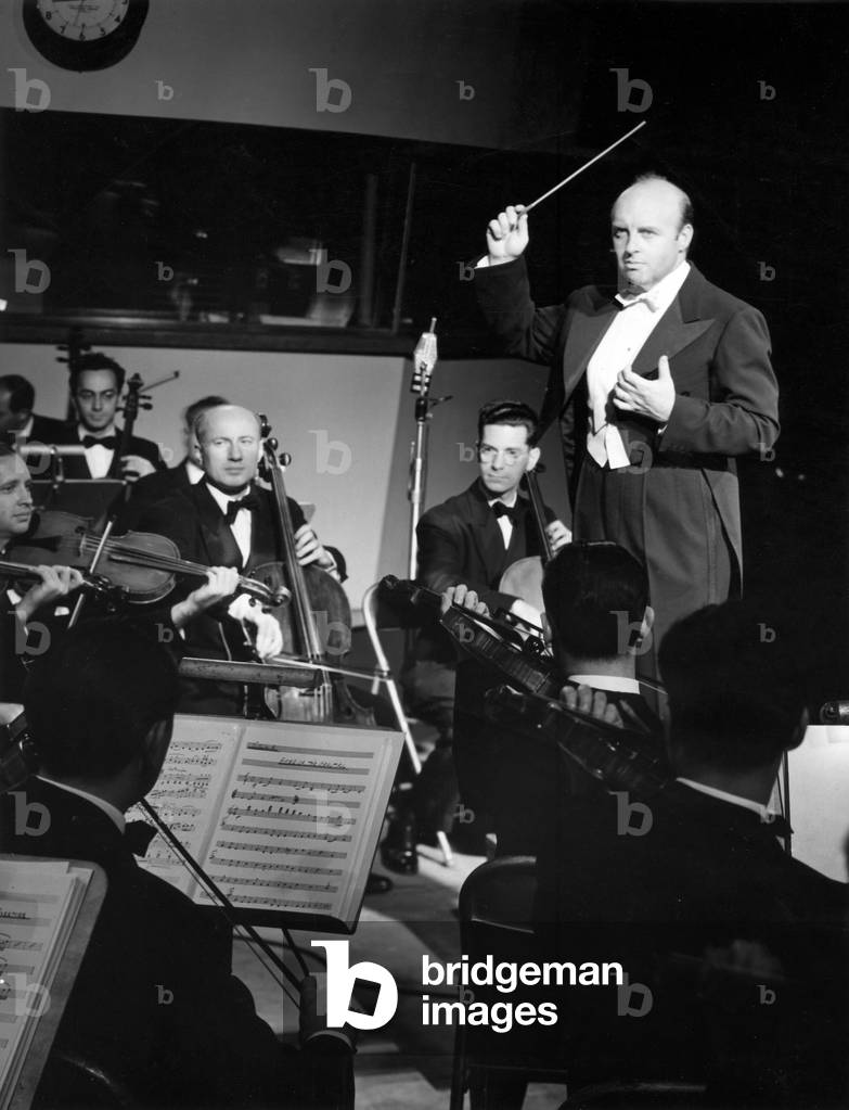 Andre Kostelanetz, Russian conductor 1945