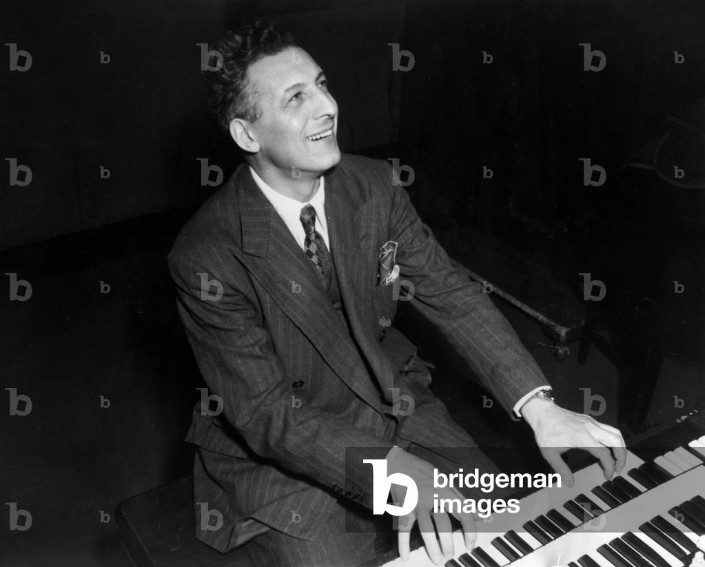 Ezio Pinza, Italian bass, 1945