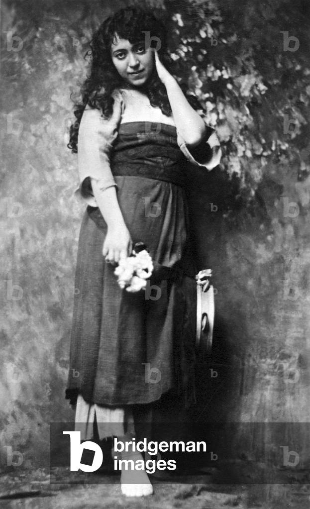 Juanita Caracciolo, Italian soprano as Ambroise Thomas 's Mignon