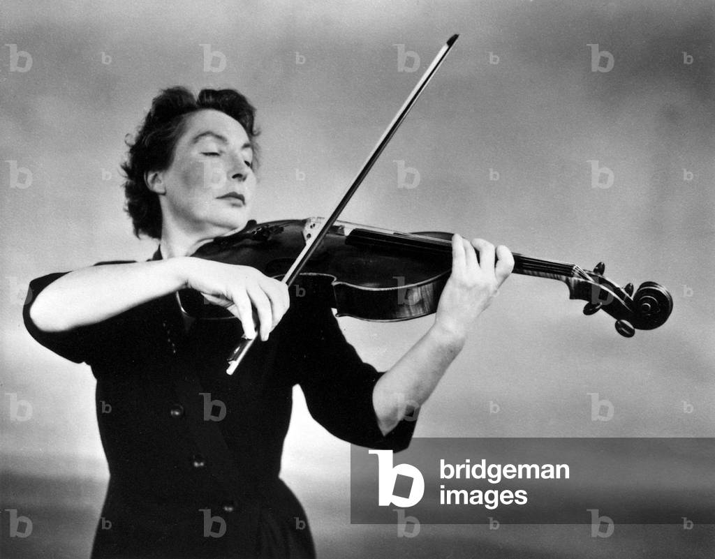 Winifred Copperwheat playing her viola