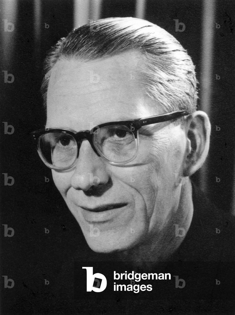 Frederick Riddle. Portrait photograph of the British violist (20th April 1912 - 5th February 1995).