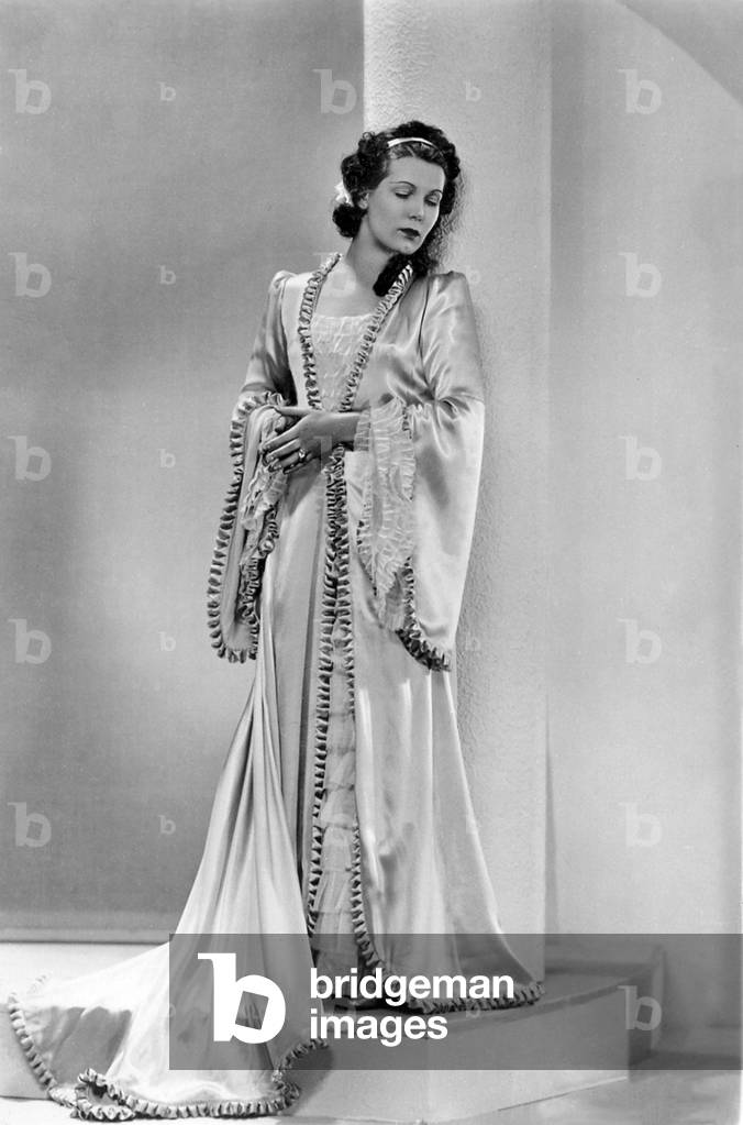 Aulikki Rautawaara - portrait of Finnish soprano