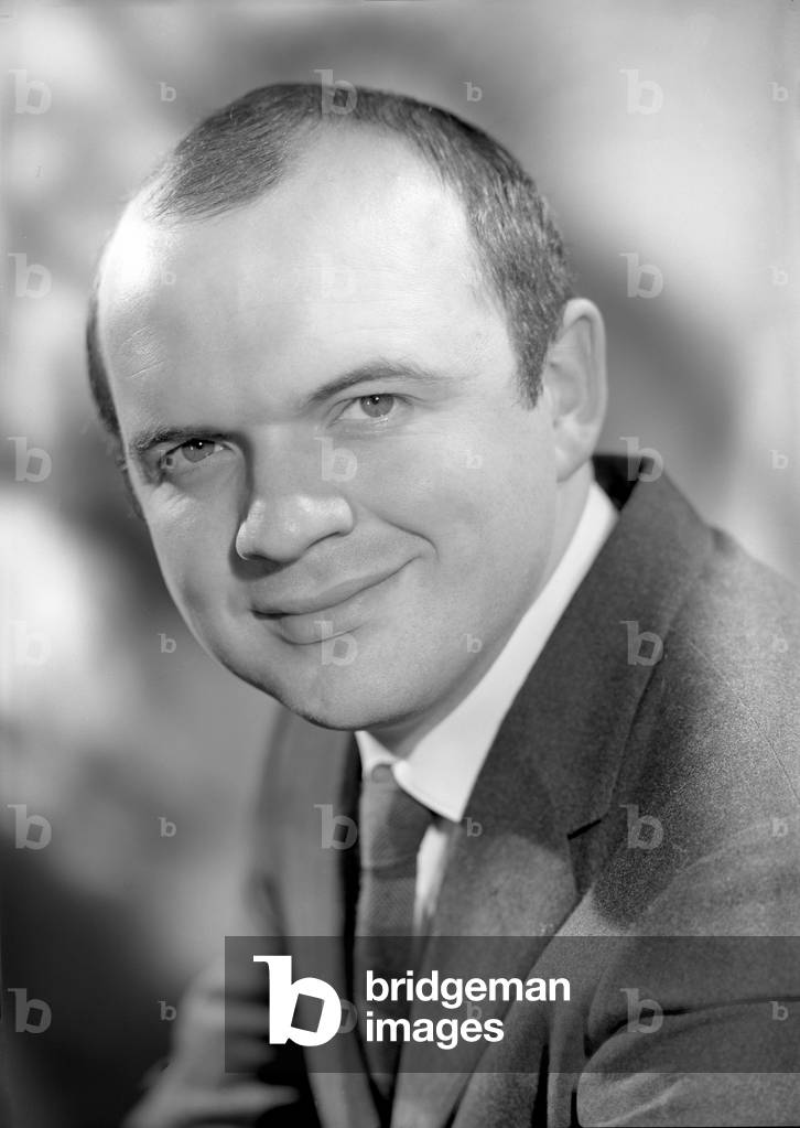 Robert_Tear, Welsh tenor singer, teacher and conductor