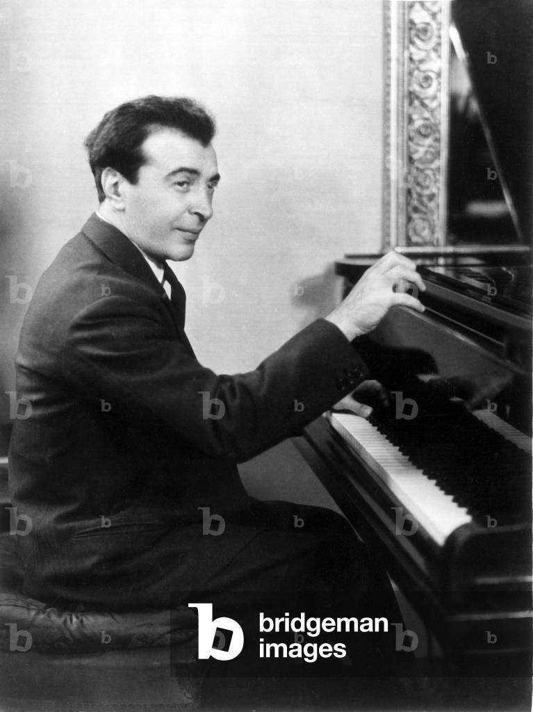 Benno Moiseiwitsch, Ukrainian- born British  pianist