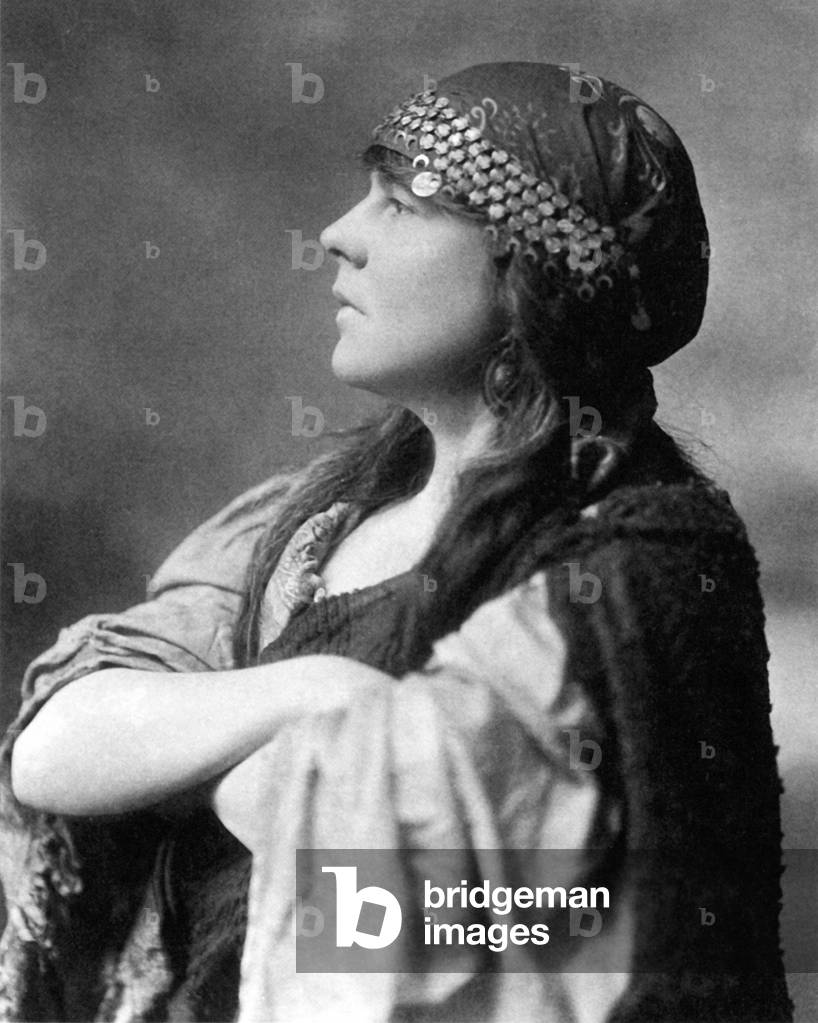 Louise Homer as Azucena in Giuseppe Verdi 's Il Trovatore (The Troubadour),  c 1908