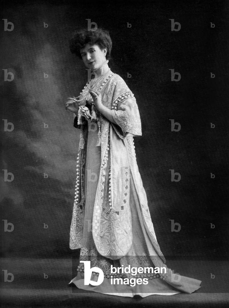 French comedian Jeanne Thomassin as Henriette in play 