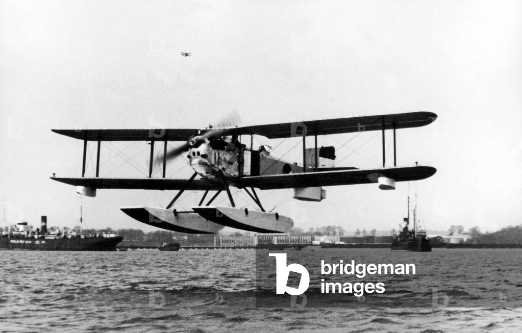 Biplane Fairey IIID2 used the flight around Australia, 1924 (b/w photo)