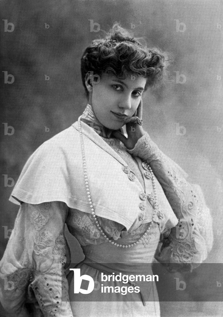 French comedian Jeanne Rolly, photo Reutlinger from french paper 