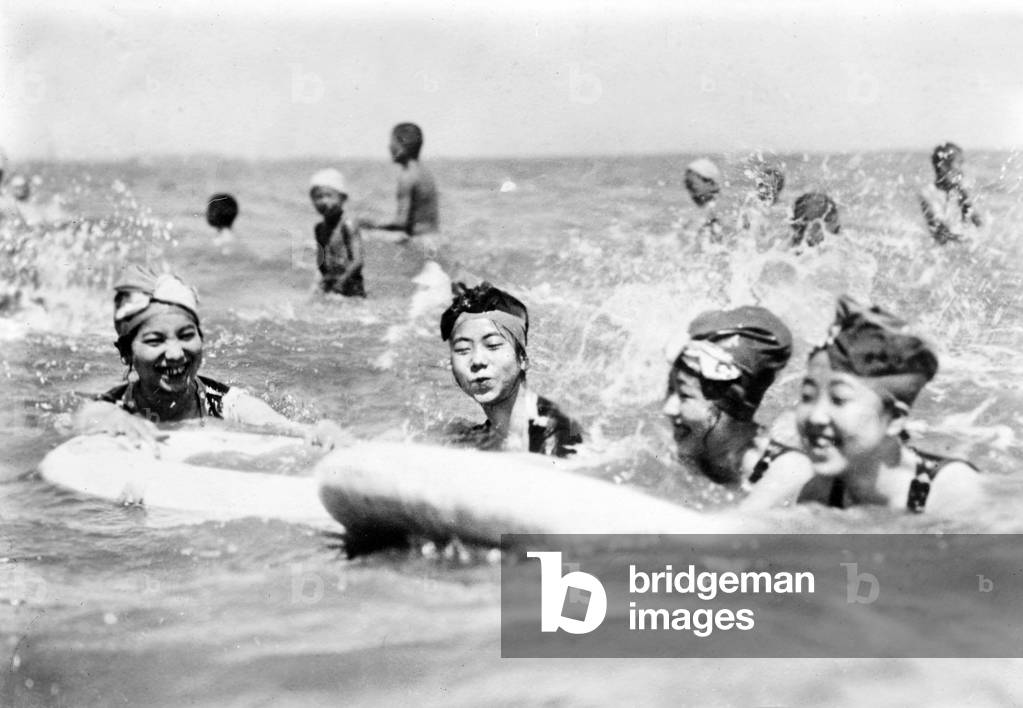 Japanese children at the sea, c. 1920