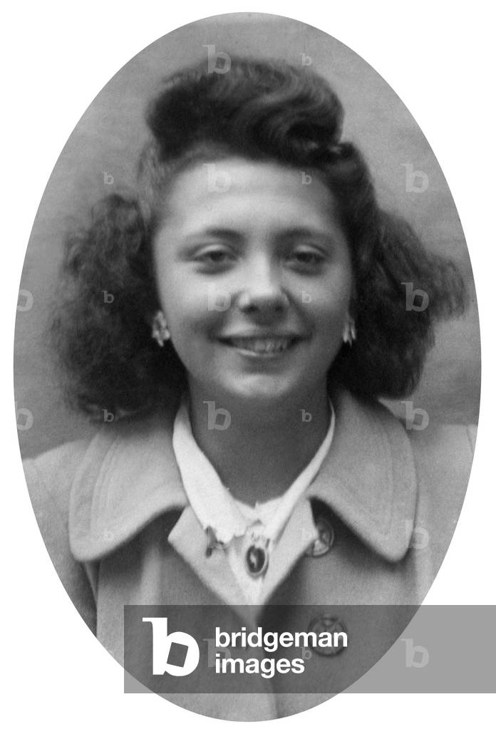 Jeannine Vidal, c. 1945 : coquette French young woman