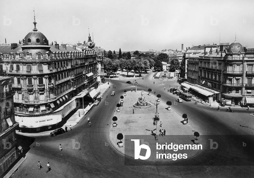 Montpellier, France: Comedie square, Postcard, c. 1950