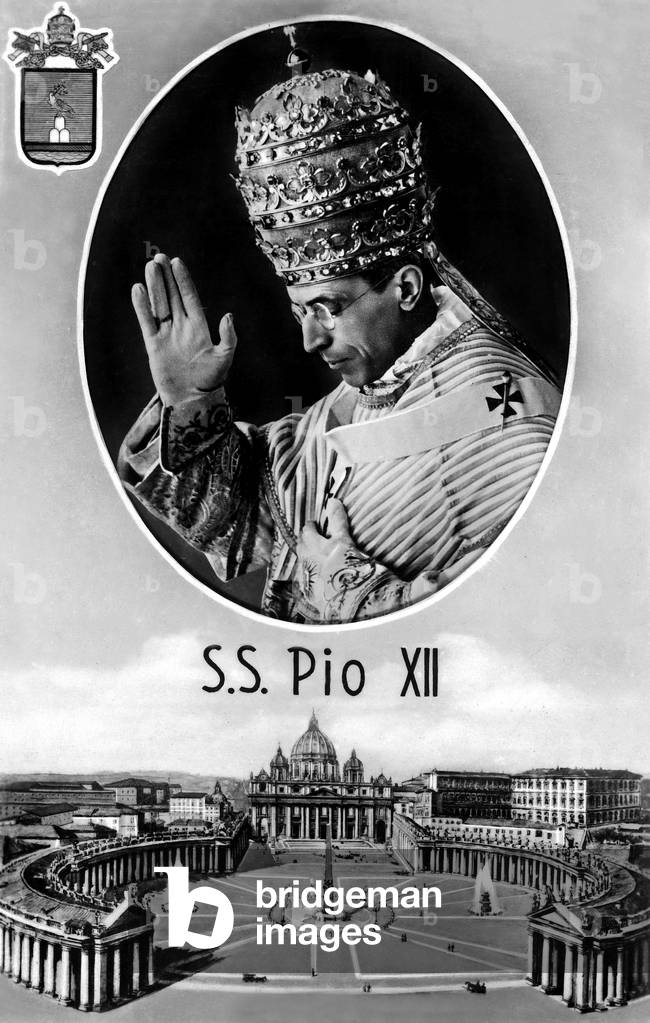Portrait of pope Pius XII (pope in 1939-1958) and view of Saint Peter's Square in Rome, Postcard, 1946