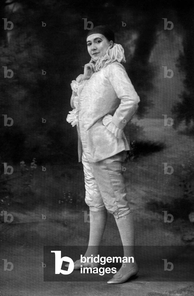 French comedian Jeanine Zorelli as Pierrot in play 