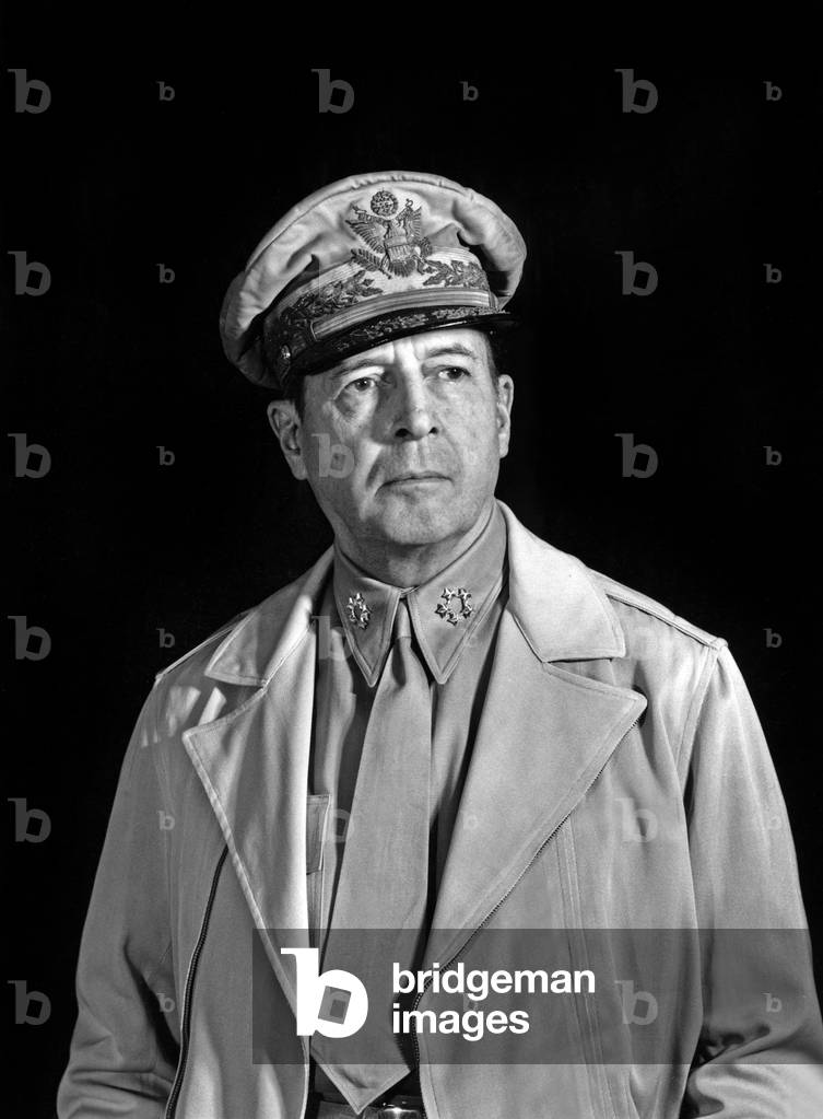 American general Douglas MacArthur (1880-1964) c. 1945