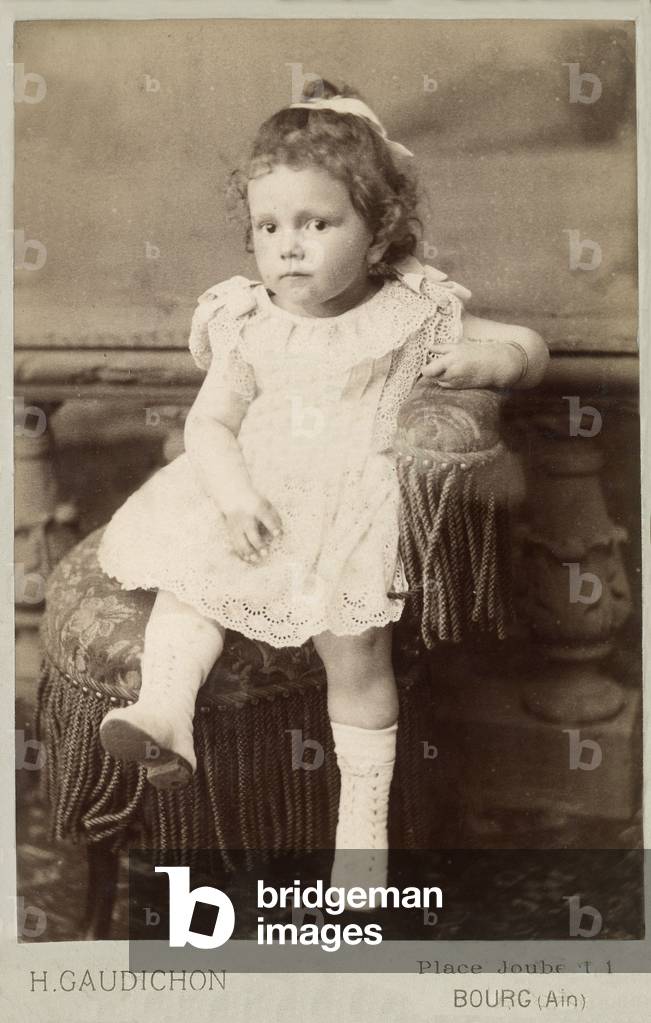 A little girl photo by Gaudichon in Bourg (France) c. 1900