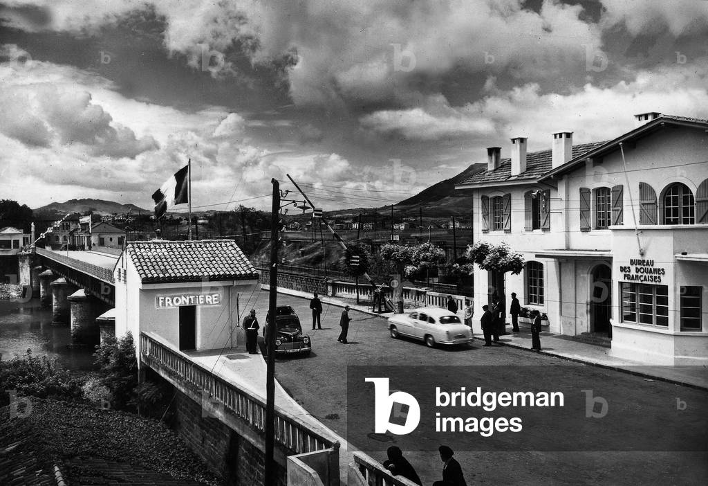 Hendaye, France: border with Spain, Postcard, 1957
