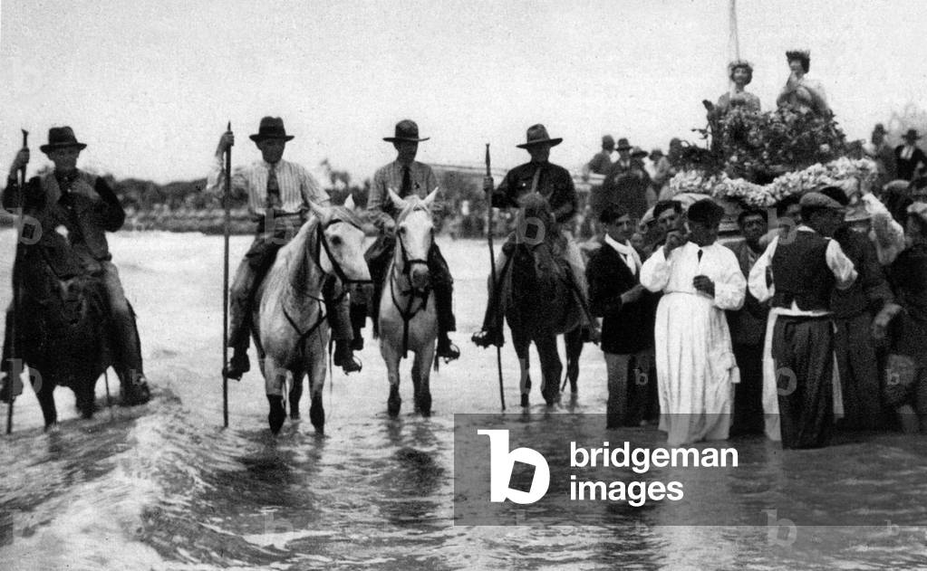 pilgrimage in Saintes Maries de la Mer (Camargue, France) Postcard, c. 1935