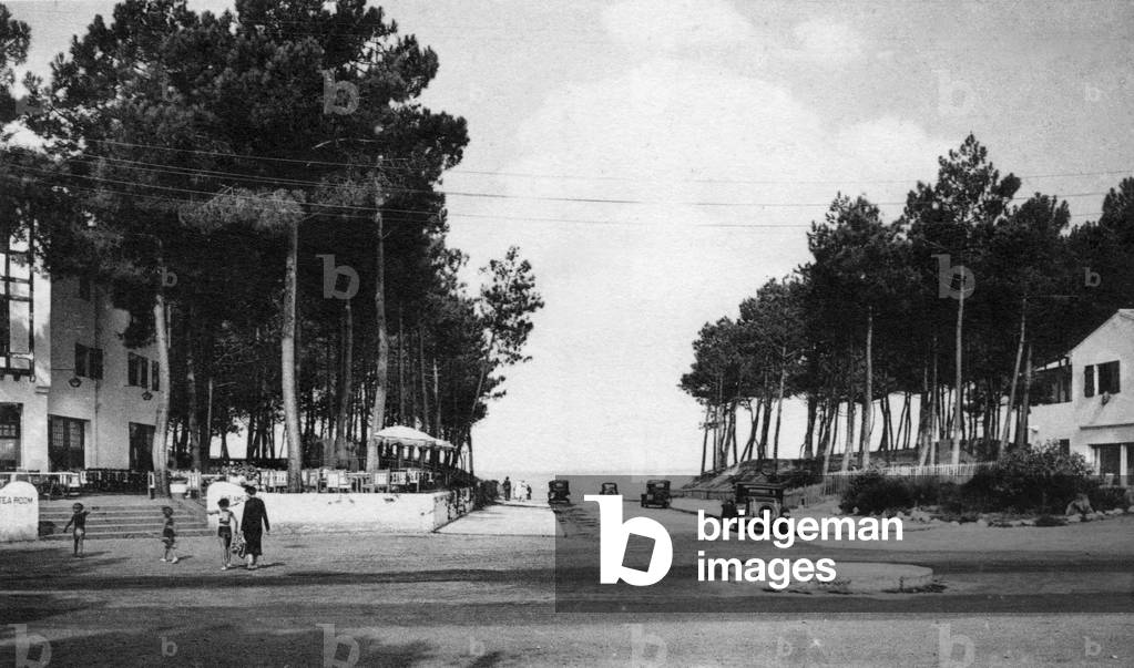 roundabout and american bar in Pilat Plage (France), Postcard