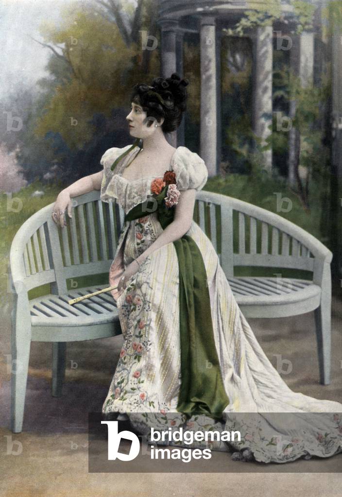 French comedian Suzanne Avril, photo by Reutlinger from french paper 