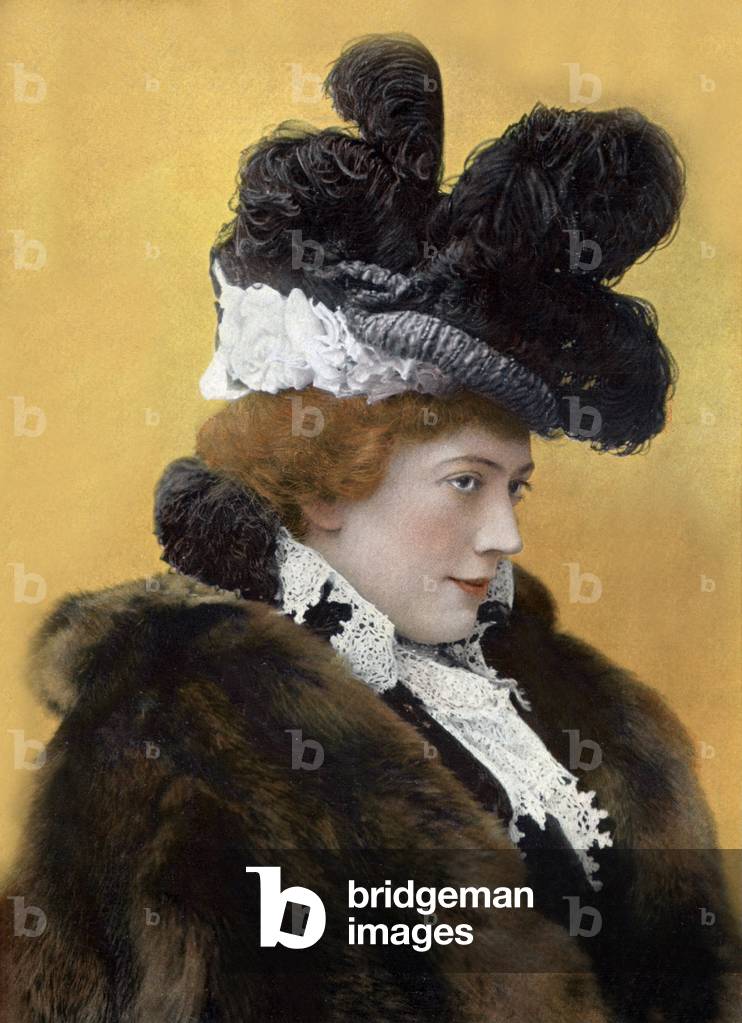 French comedian Jane Hading (1859-1940) in Paris, photo from french paper 