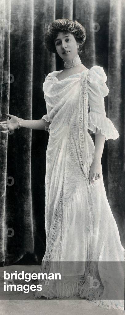 French comedian Mitzy Dalti, c. 1900, photo by Reutlinger