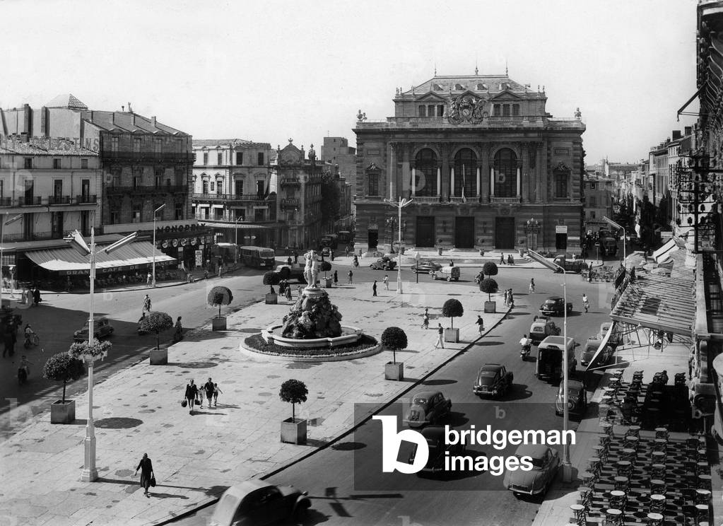 Montpellier, France: Comedie square, Postcard, c. 1950