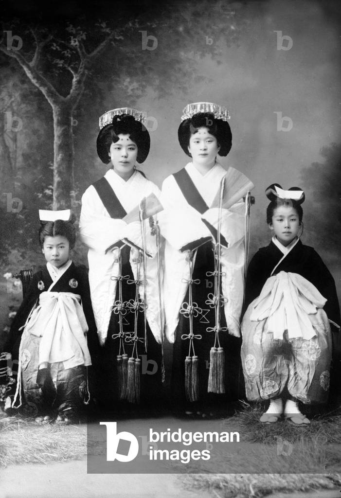Geishas,c.1920 (photo)