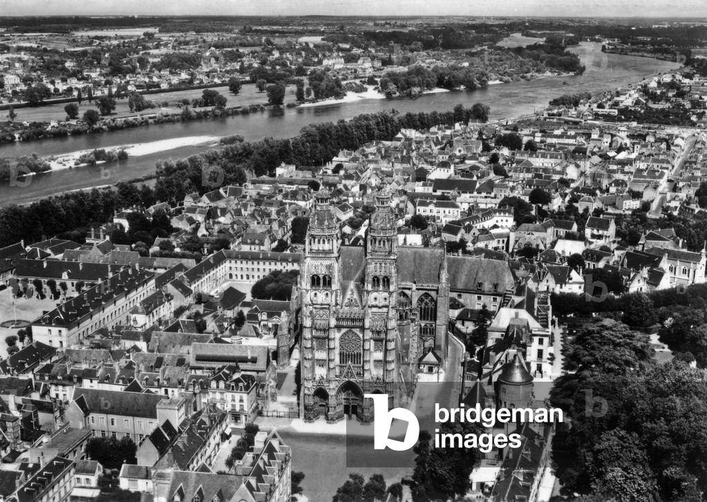 Tours, France: St Gatien cathedral, Postcard, c. 1958