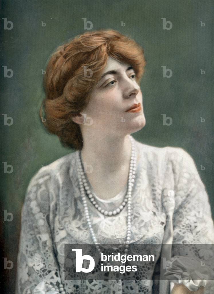 French comedian Henriette Roggers, Paris, photo by Pierre Sanistas from french paper 