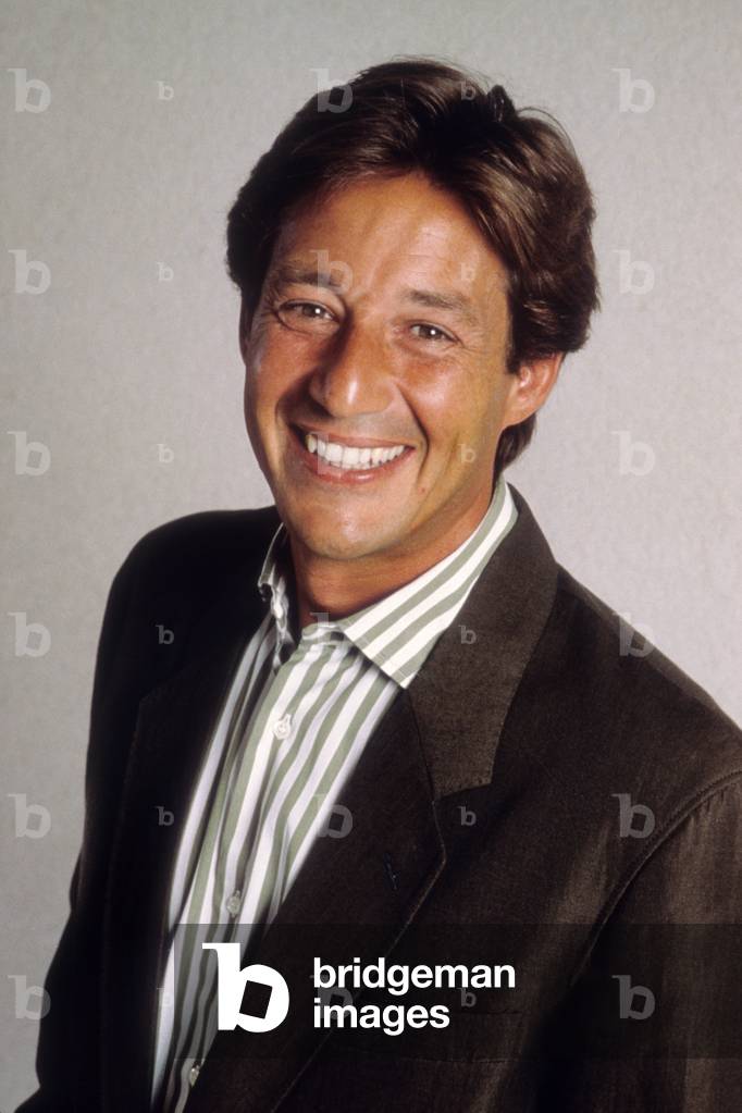 Patrick Sabatier presenter of the show Tous à la la main in 1990