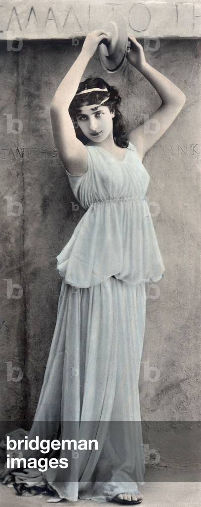 French opera singer Melle Beauregard, c. 1900, photo by Reutlinger
