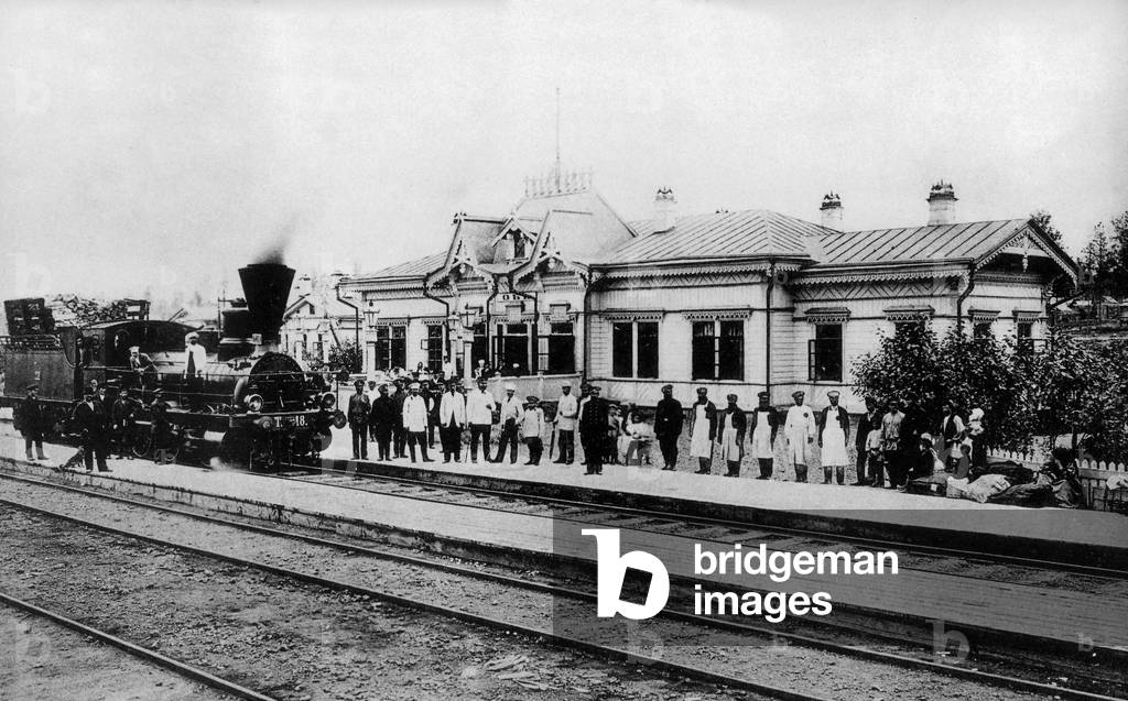 Trans-siberian in railway station in Obn c. 1900 (b/w photo)
