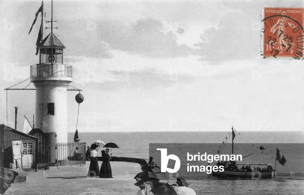 Les Sables d'Olonne (France) with the lighthouse, Postcard c. 1912