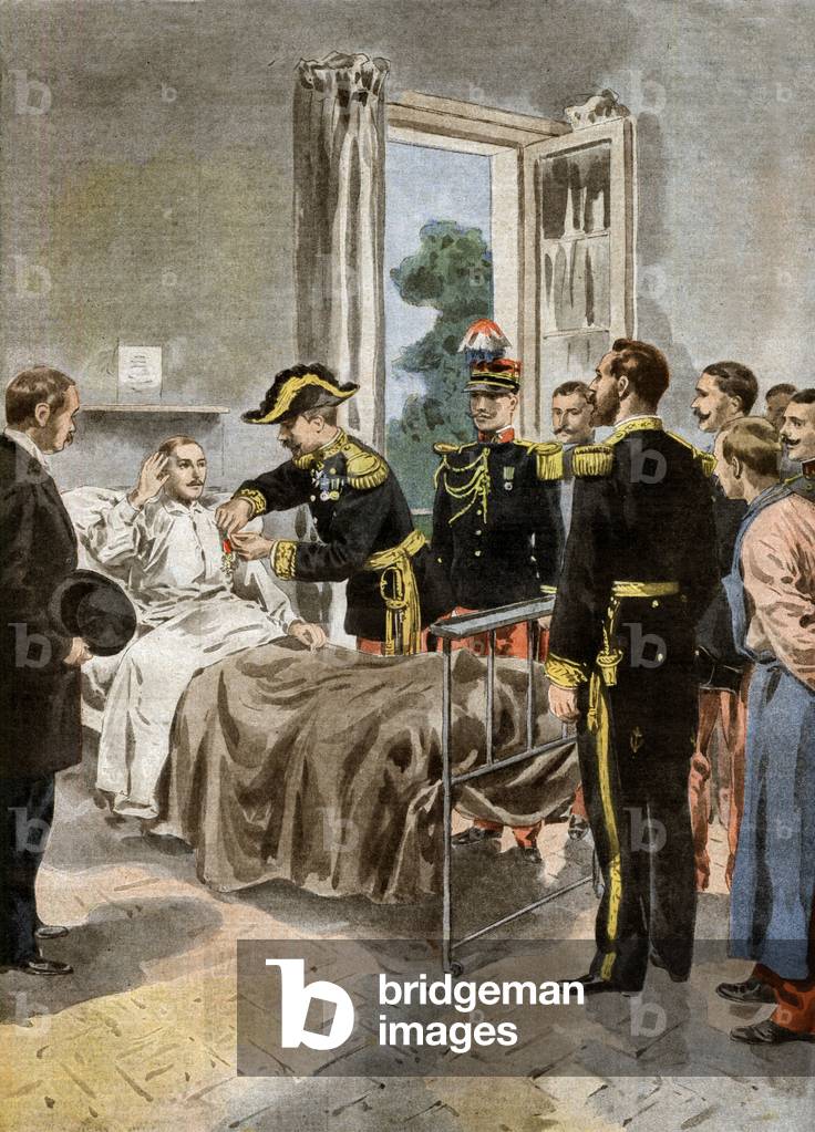 warrant officer Fulcran Aussel receiving cross of honour after being wounded by Russians in China, illustration from french newspaper 