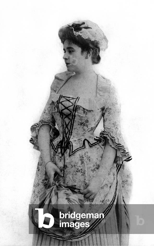 Young opera singer in opera Manon, c. 1900, photo Reutlinger, Paris