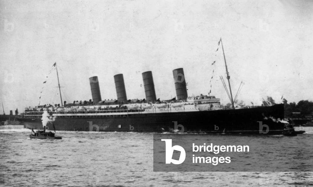 Liner RMS Lusitania arriving in New York, 1907 (photo)