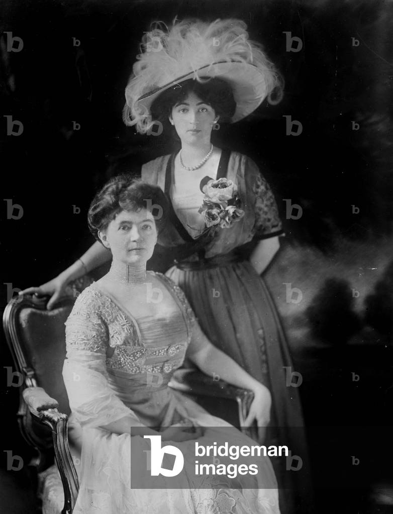 Evalyn Walsh McLean (1886-1947) american heiress and socialite, here with her mother Carrie Bell Reed Walsh c. 1910