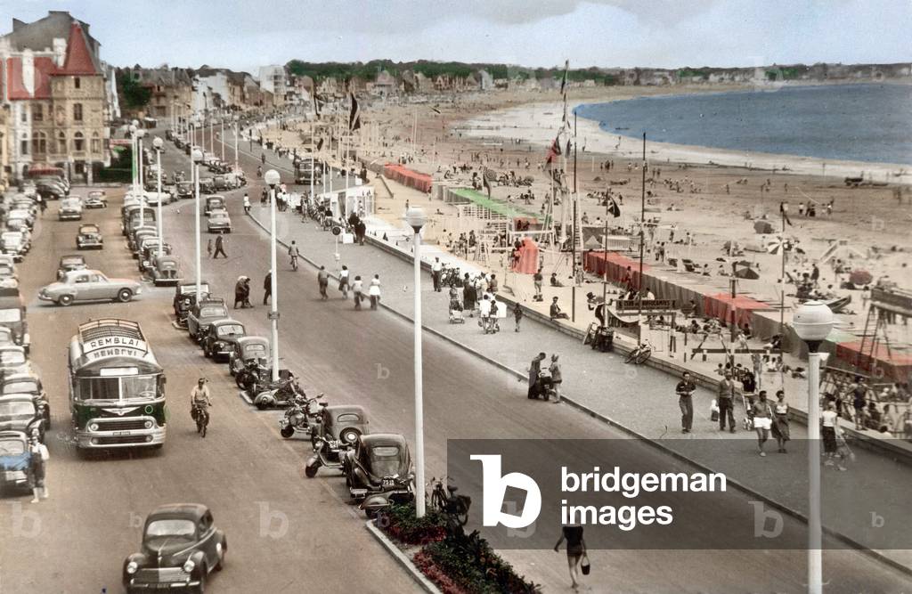 La Baule, France: the beach, Postcard, c. 1957
