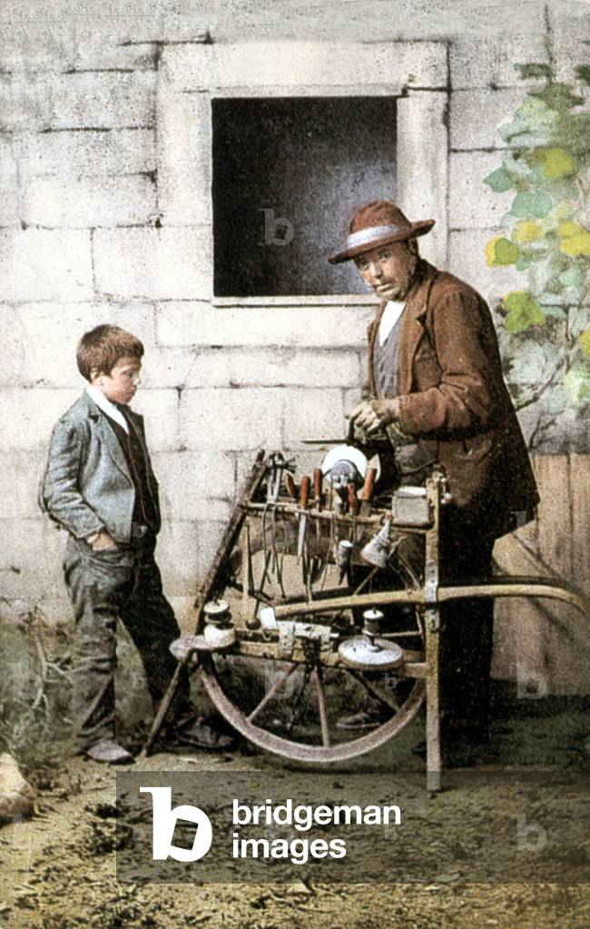 Knife sharpener, early 20th century (photo)