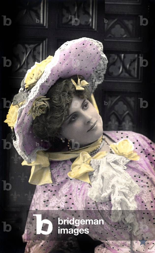 French comedian Marcelle Yrvenn comedian, Postcard, c. 1910