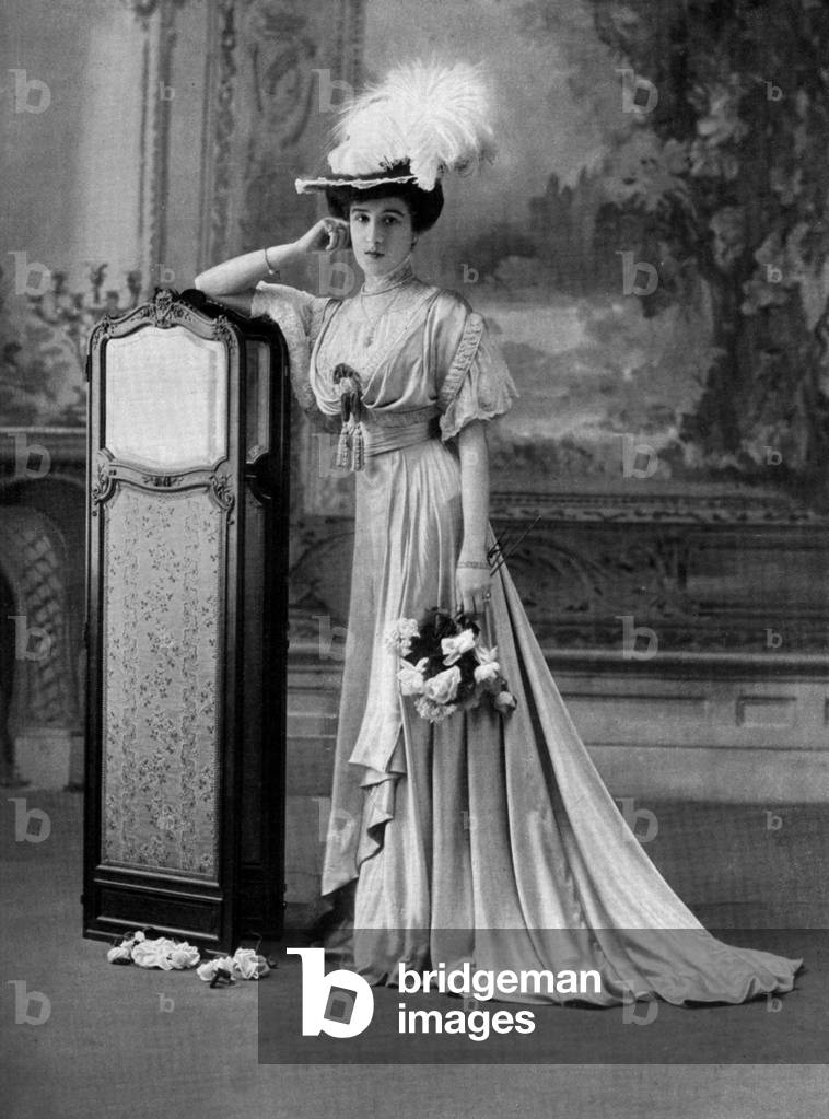 Mitzi Dalti as Baronne de Ligneuil in play 