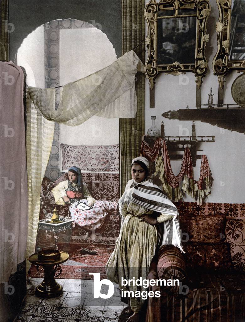 Algerian women in a lounge, Algiers, c. 1899 (photochrome)