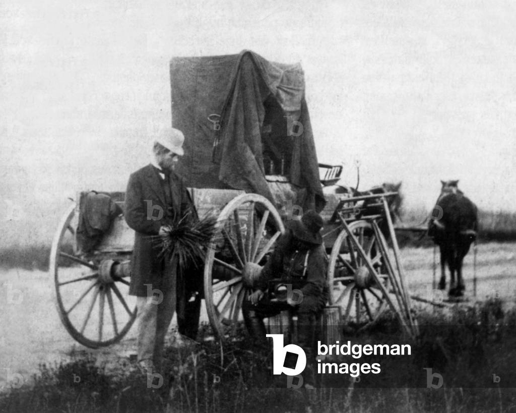 photographer Alexander Gardner (1821-1882) on road of the west to discover indian territories here c.1868. Alexander Gardner was a scottish journalist, he went and lived in USA in 1856 and photographed American Civil War then the West of the USA