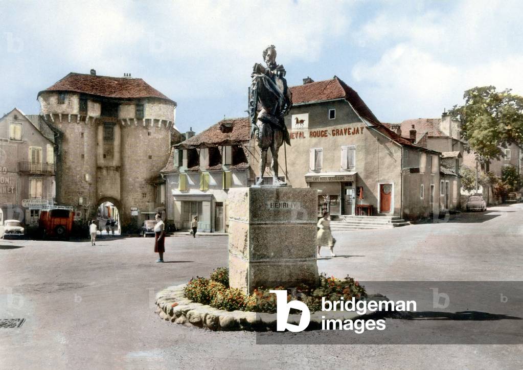 Marvejols, France: statue of french king Henri IV by Auricoste, Postcard, c. 1960