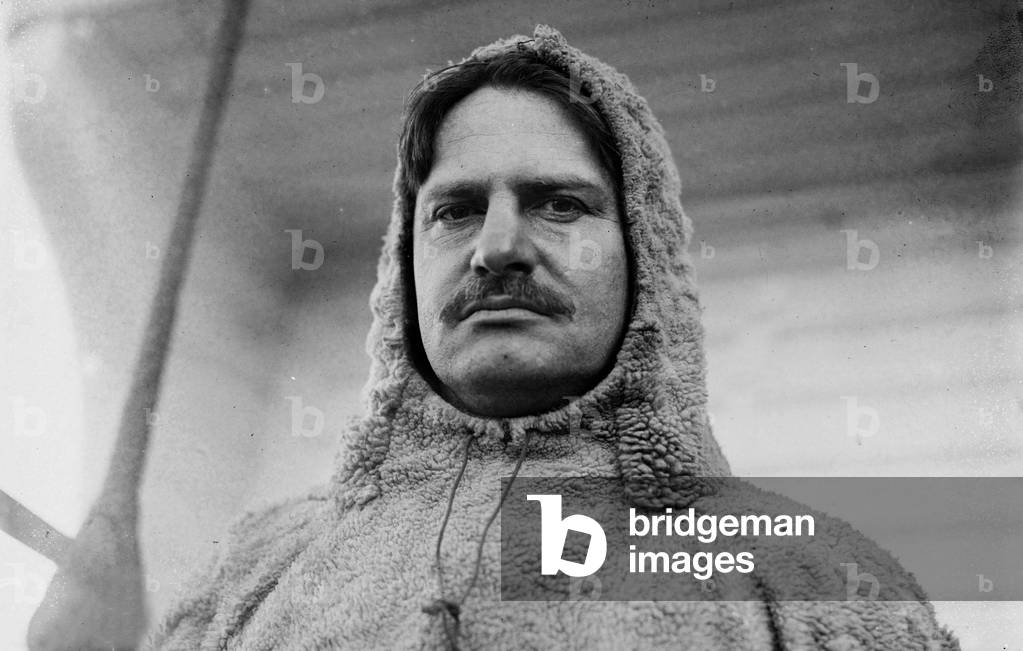 John W. Goodsell  doctor, he took part into polar expeditions of Peary, 1909