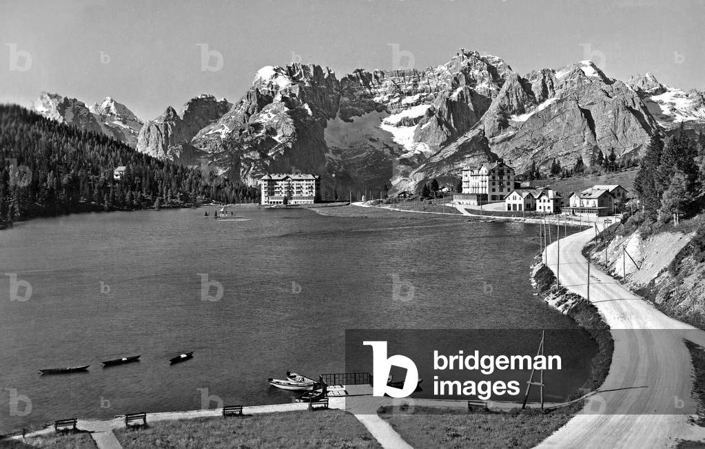 Misurina lake and Sorapis massif in the Dolomites, Italy, Postcard, 1946