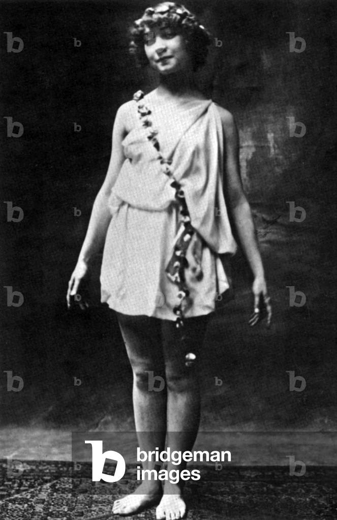 Madeleine Renaud as Psyche, 1922 (photo)