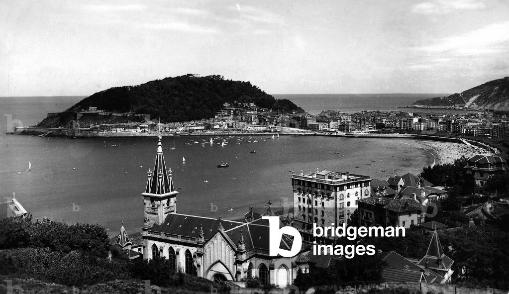 Saint Sebastien (San Sebastian, Spain): view from Aldapeta, Postcard, c. 1949