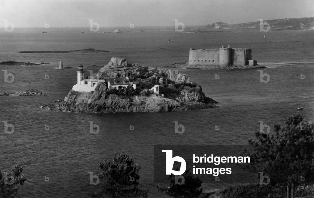 Carantec (Brittany, France) Postcard 1956